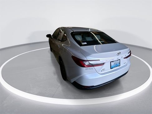 Used 2025 Toyota Camry XLE image 6