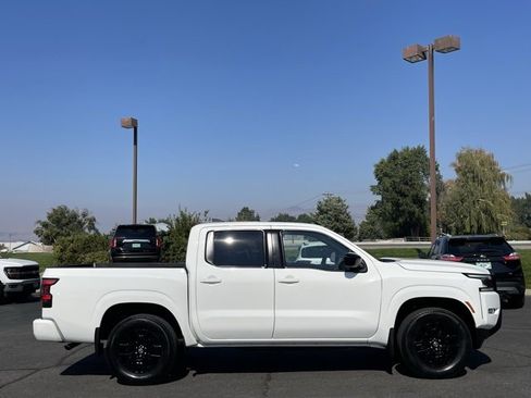 Used 2023 Nissan Frontier SV w/ Midnight Edition Package image 2