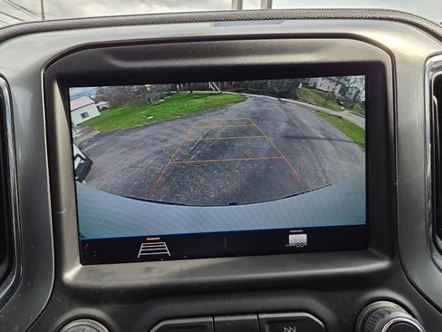 Used 2022 Chevrolet Silverado 1500 LT Trail Boss w/ Bed Protection Package AWD/4WD image 16