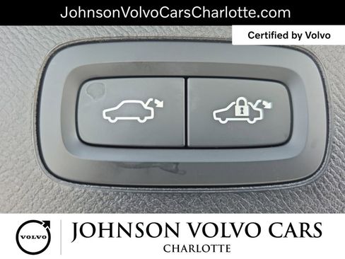 Certified 2025 Volvo XC90 B6 Plus image 15
