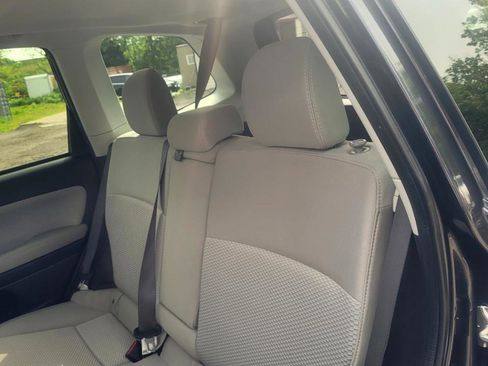 Used 2017 Subaru Forester 2.5i Premium AWD/4WD image 31