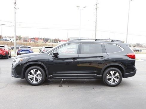 Used 2024 Subaru Ascent Premium w/ Convenience Package image 10