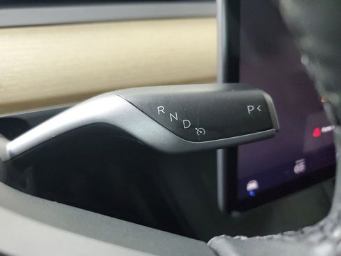 Used 2023 Tesla Model 3 Standard Range image 31