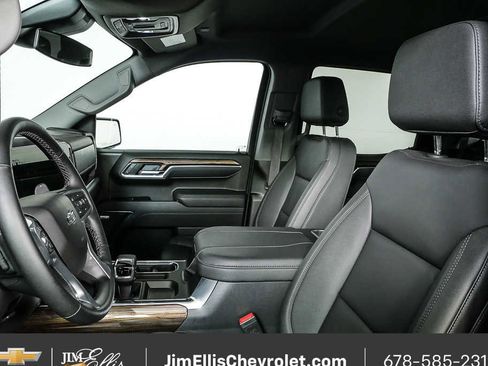 Used 2026 Chevrolet Silverado 1500 LT Trail Boss w/ LT Trail Boss Premium Package AWD/4WD image 5