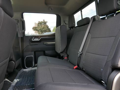 New 2026 GMC Sierra 1500 SLE w/ Preferred Package AWD/4WD image 5