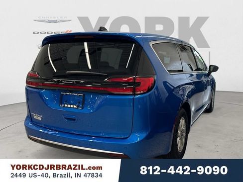 New 2027 Chrysler Pacifica Select w/ Family Tech Group FWD image 5
