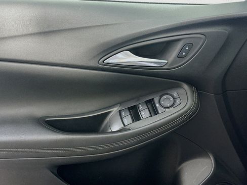 Used 2025 Buick Encore GX Preferred FWD image 15