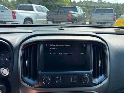 Used 2019 Chevrolet Colorado Z71 AWD/4WD image 24