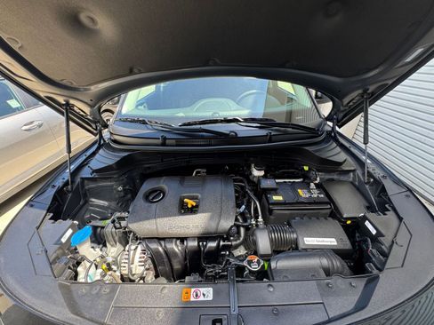 Used 2025 Kia Soul LX w/ LX Technology Package FWD image 30