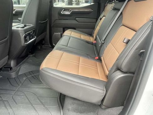 Used 2024 Chevrolet Silverado 1500 High Country w/ High Country Premium Package AWD/4WD image 12