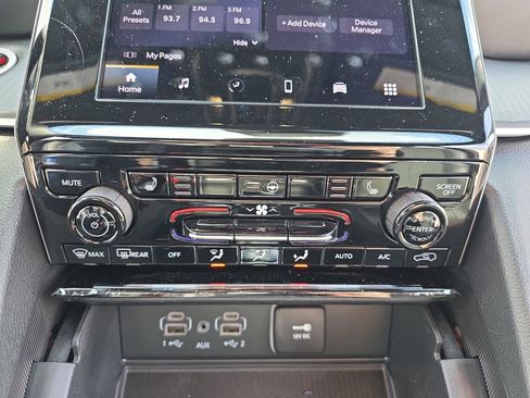 New 2025 Jeep Grand Cherokee Altitude image 21