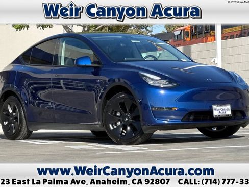 Used 2023 Tesla Model Y Long Range AWD/4WD image 1