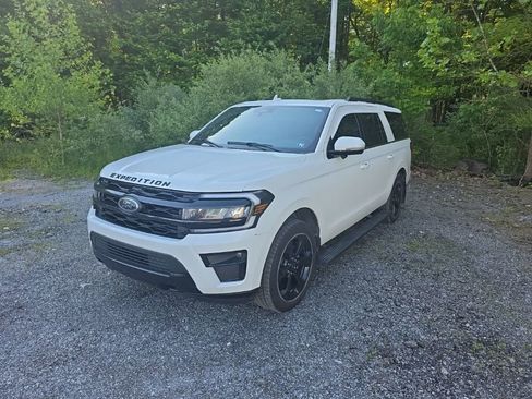 Used 2024 Ford Expedition Max Limited AWD/4WD image 8