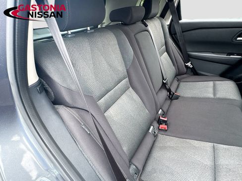 Used 2025 Nissan Rogue SV FWD image 34