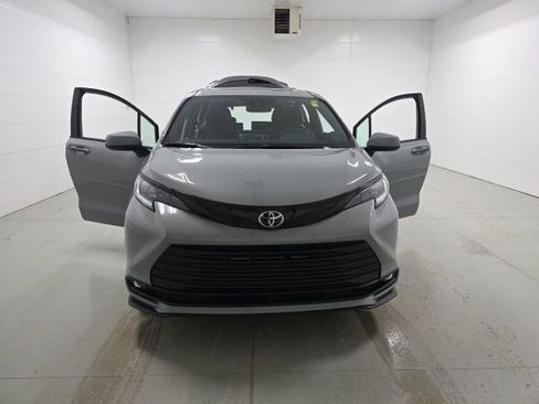 New 2026 Toyota Sienna XLE Woodland Edition image 9