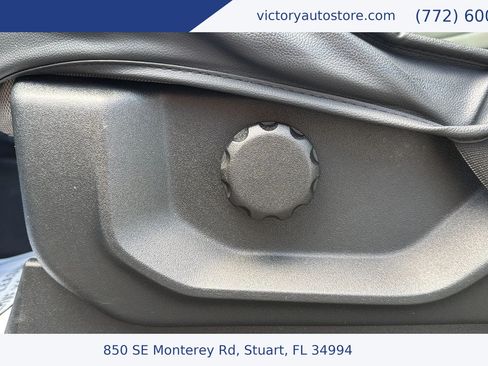 Used 2017 Ford F150 XLT RWD image 12