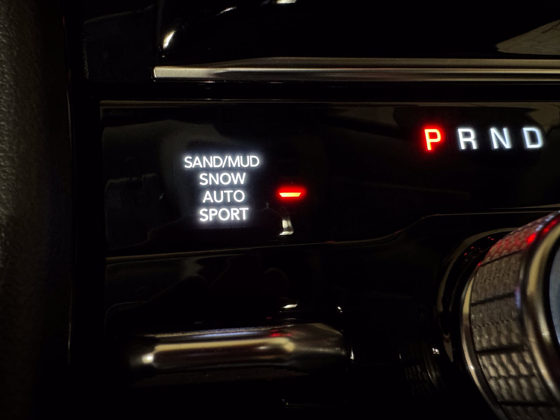 Used 2023 Jeep Grand Cherokee Limited AWD/4WD image 32