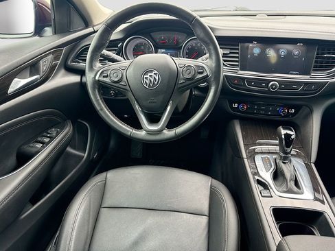 Used 2018 Buick Regal Essence w/ Driver Confidence Package #1 FWD image 29