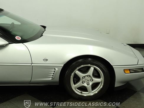 Used 1996 Chevrolet Corvette Convertible RWD image 29