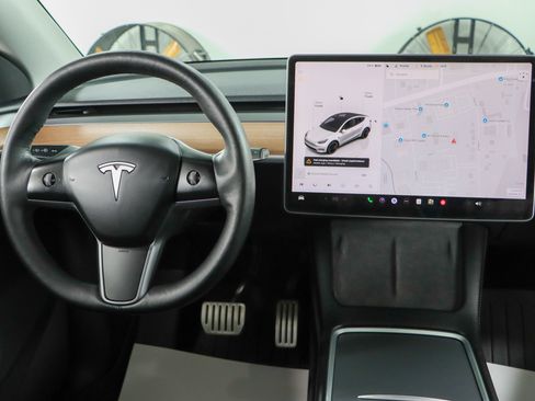 Used 2023 Tesla Model Y Performance AWD/4WD image 17