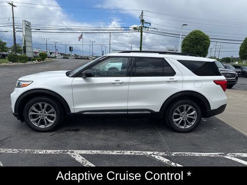 Used 2021 Ford Explorer XLT w/ Equipment Group 202A AWD/4WD image 13