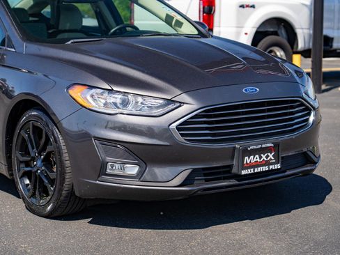 Used 2019 Ford Fusion SE w/ Equipment Group 151A FWD image 6