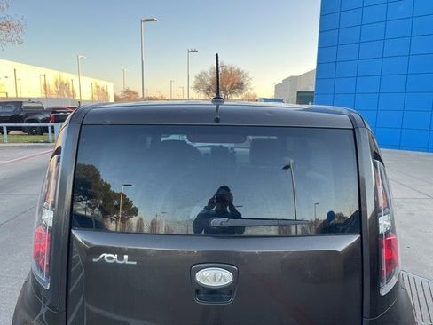 Used 2010 Kia Soul ! image 11