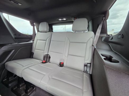 Used 2022 GMC Yukon SLT w/ SLT Premium Package AWD/4WD image 25