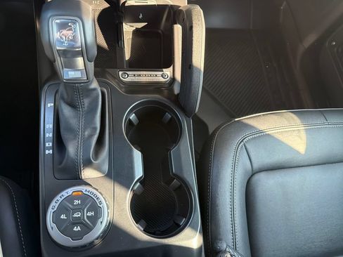 Used 2025 Ford Bronco Badlands AWD/4WD image 25