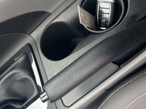 Used 2023 Hyundai Elantra SEL image 28