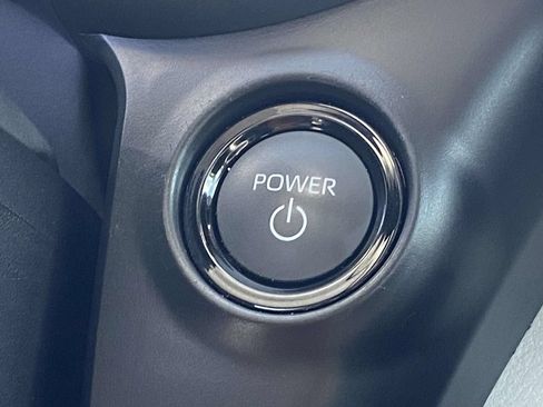 Used 2025 Toyota Sienna XLE w/ XLE Plus Package FWD image 31