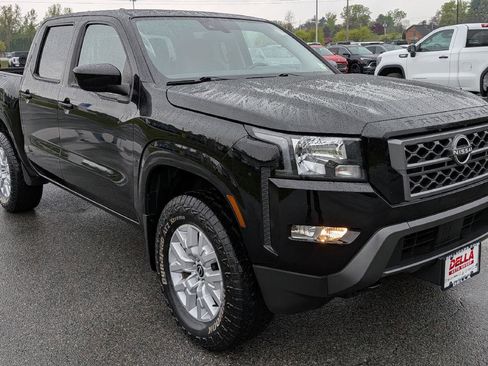 Used 2022 Nissan Frontier SV AWD/4WD image 3