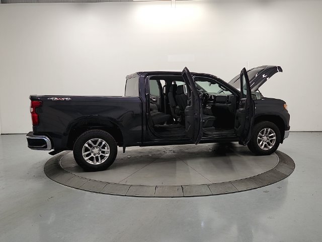 Used 2023 Chevrolet Silverado 1500 LT AWD/4WD image 39