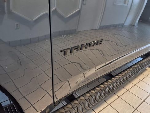 Used 2021 Chevrolet Tahoe Z71 AWD/4WD image 6