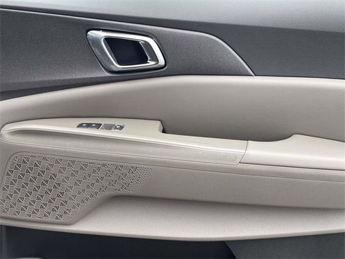 New 2026 Kia Carnival EX image 17