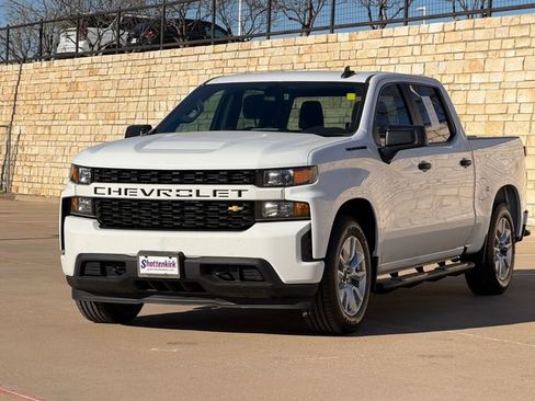 Used 2021 Chevrolet Silverado 1500 Custom image 3