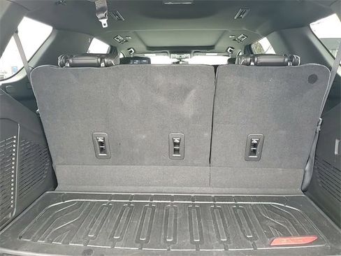 Used 2021 GMC Yukon SLT w/ SLT Luxury Plus Package image 7