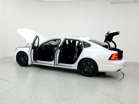 Used 2019 Volvo S90 T5 Momentum image 12