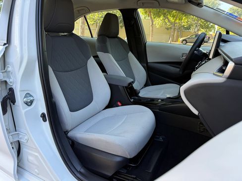 Used 2021 Toyota Corolla LE FWD image 18