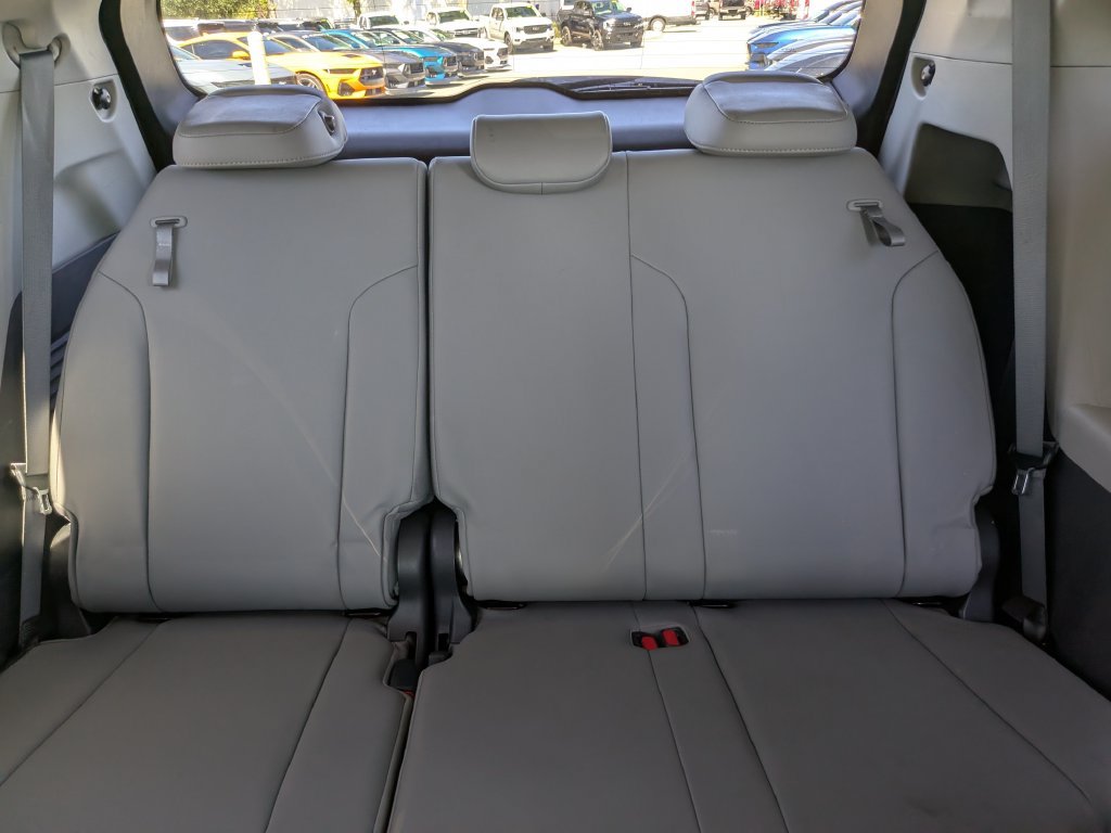 Used 2022 Toyota Sienna XLE FWD image 18