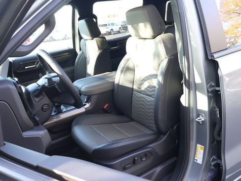 Certified 2024 Chevrolet Silverado 1500 ZR2 image 32