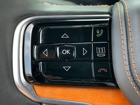 Used 2023 Jeep Grand Wagoneer Series III AWD/4WD image 34