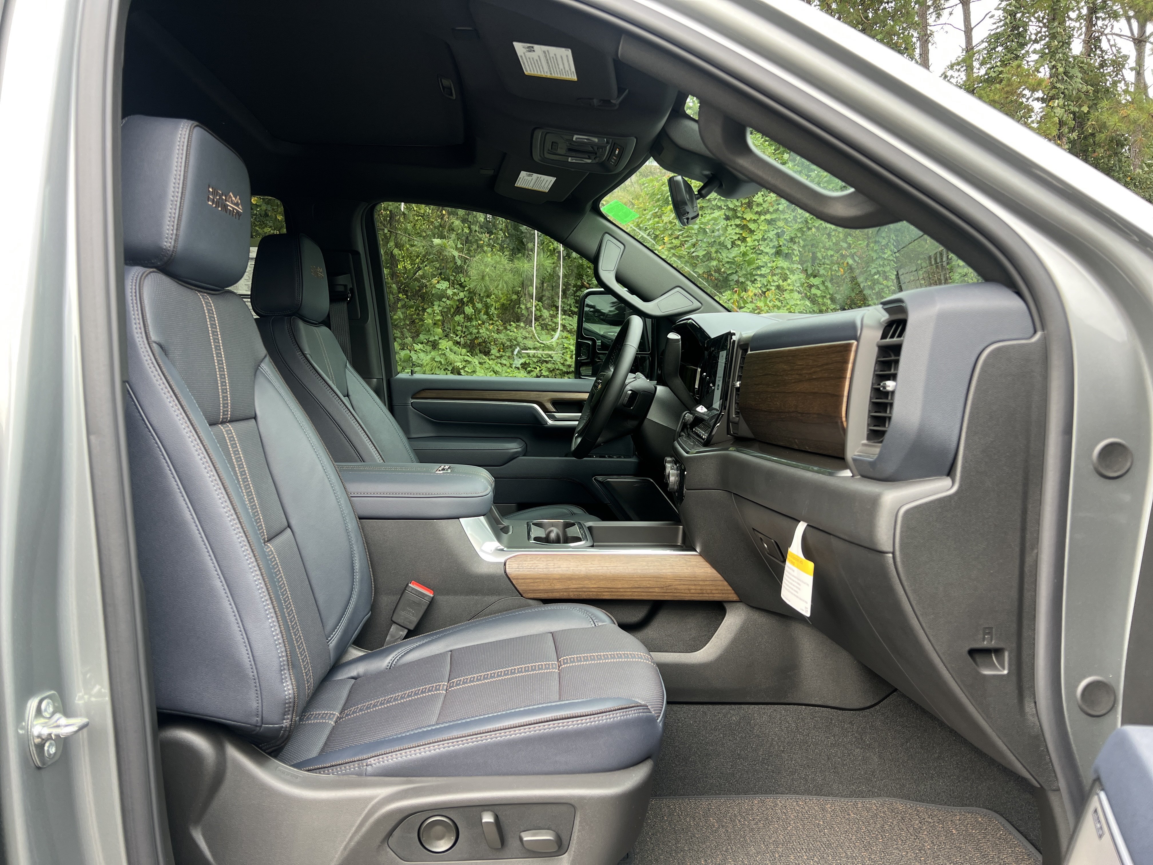 New 2026 Chevrolet Silverado 2500 High Country w/ High Country Premium Package AWD/4WD image 36