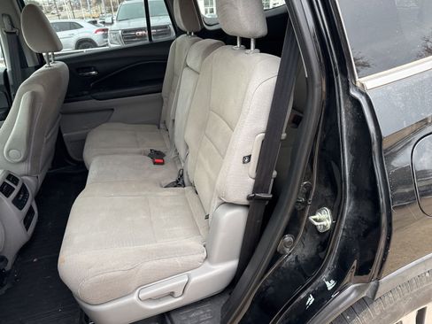 Used 2017 Honda Pilot EX image 10