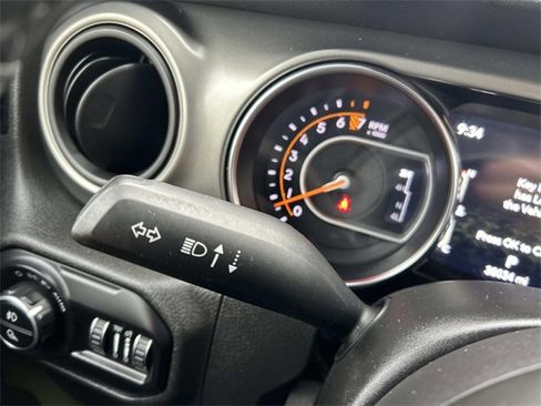 Used 2021 Jeep Gladiator Willys image 27