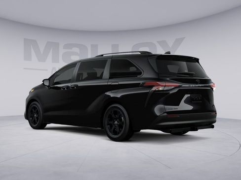 New 2026 Toyota Sienna XLE Woodland Edition AWD/4WD image 6