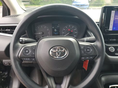 Used 2023 Toyota Corolla LE FWD image 10