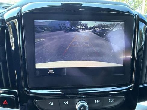 Used 2023 Chevrolet Traverse LT FWD image 24