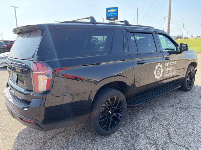 Used 2023 Chevrolet Suburban RST w/ Luxury Package AWD/4WD image 3