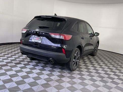 Certified 2022 Ford Escape SE w/ SE Sport Appearance Package AWD/4WD image 5